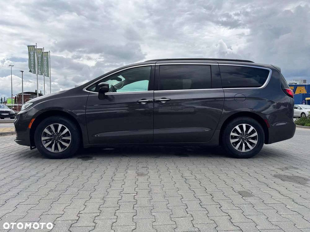 Chrysler Pacifica - 22