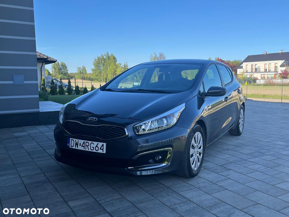 Kia Ceed - 8