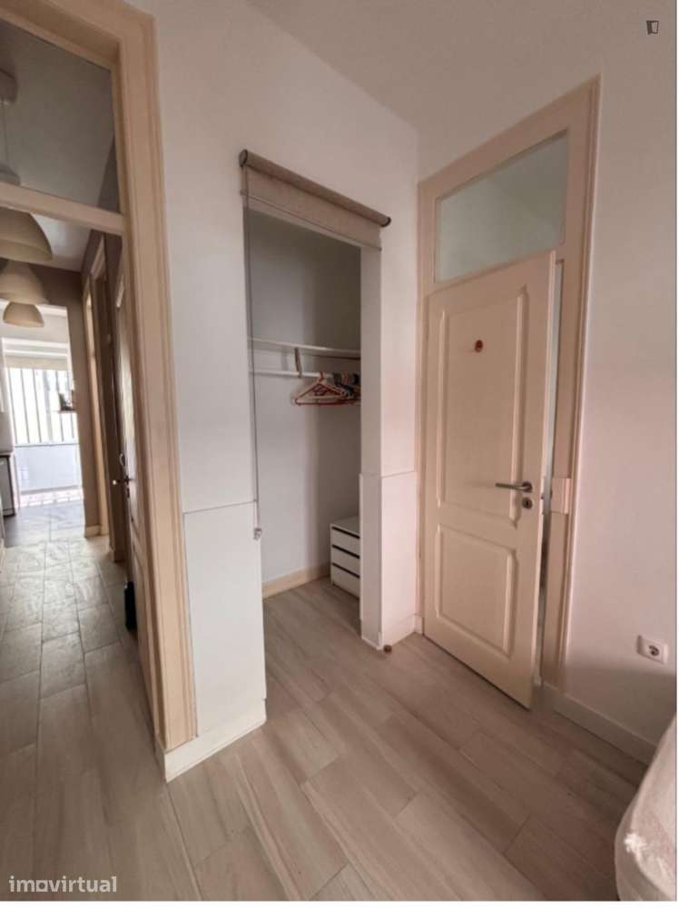Quarto - localizado em Entrecampos Lisbon - Grande imagem: 4/9
