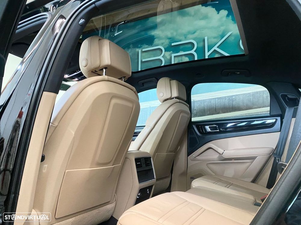 Porsche Cayenne Coupé E-Hybrid - 14