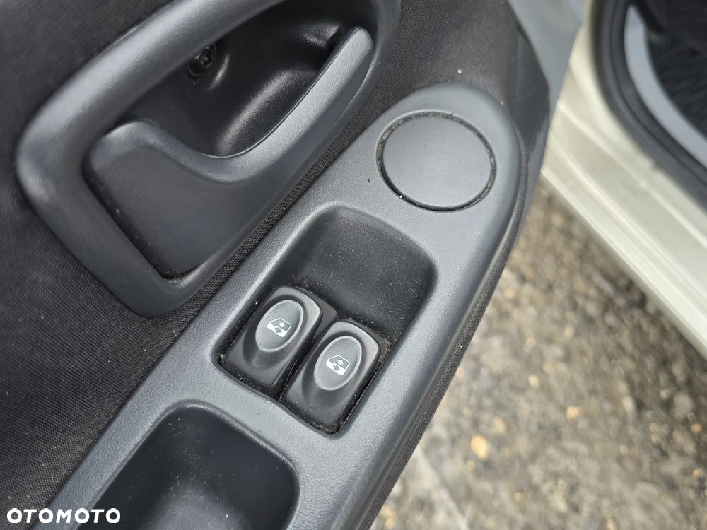 Renault Thalia 1.2 16V Alize - 19