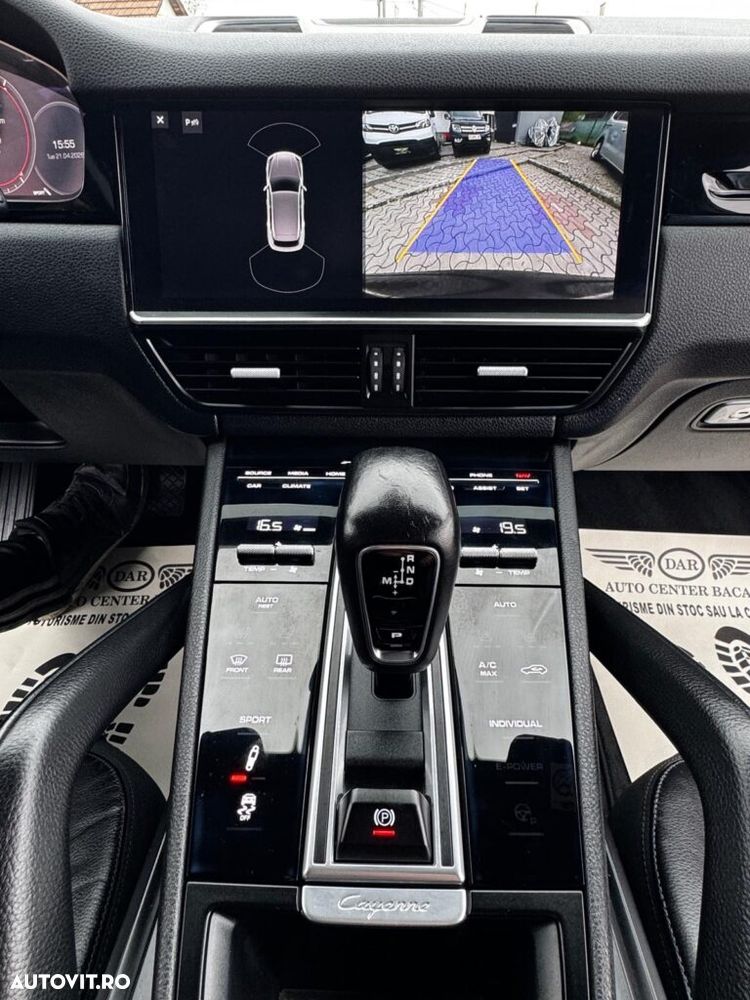 Porsche Cayenne Standard - 19