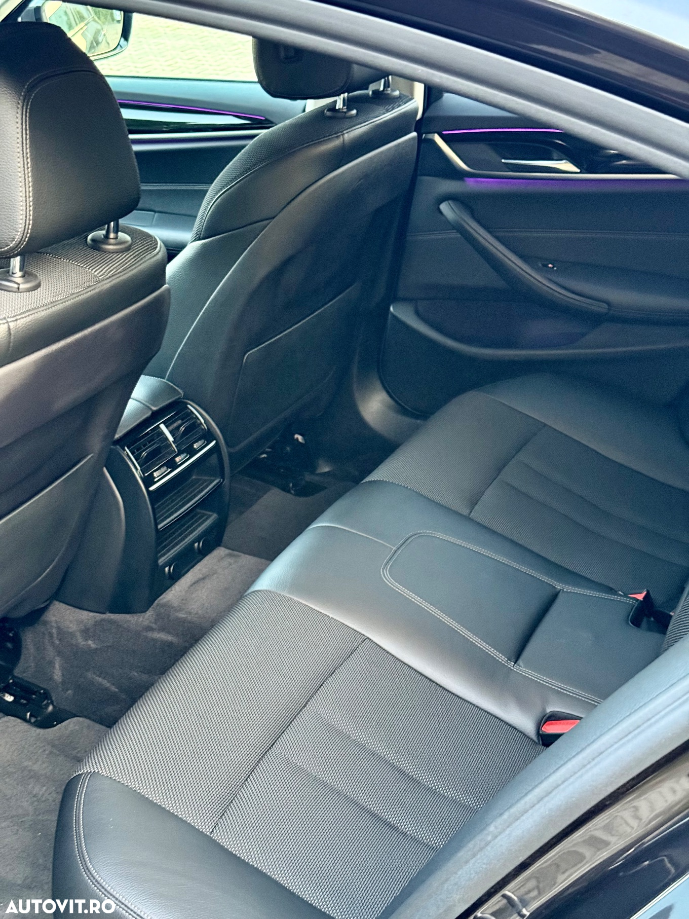 BMW Seria 5 520d xDrive AT - 22