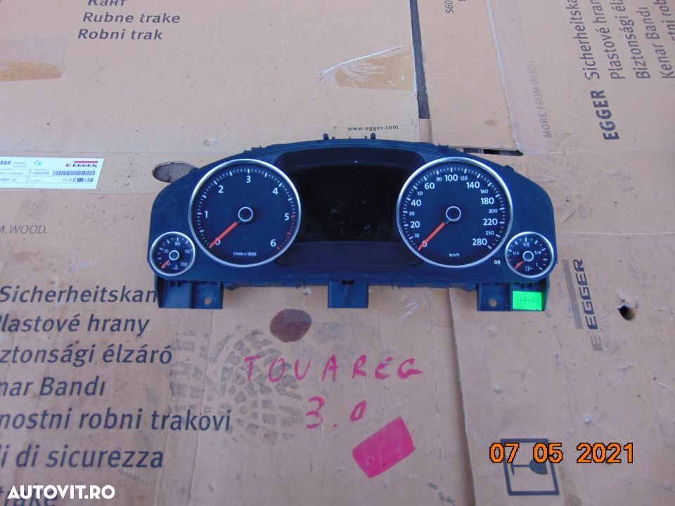 Ceasuri VW Touareg 7p dupa 2010 ceasuri bord touareg dezmembrez touareg 7p 3.0 cas - 2