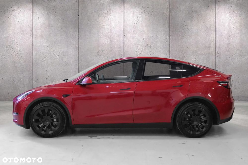 Tesla Model Y Long Range AWD - 3