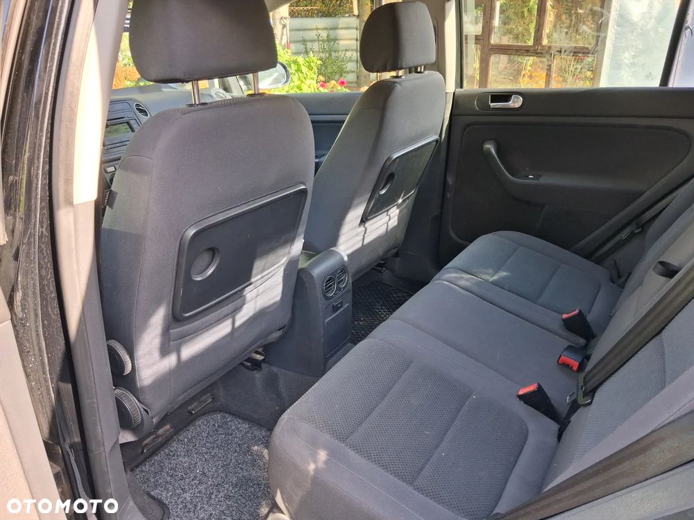 Volkswagen Golf - 5