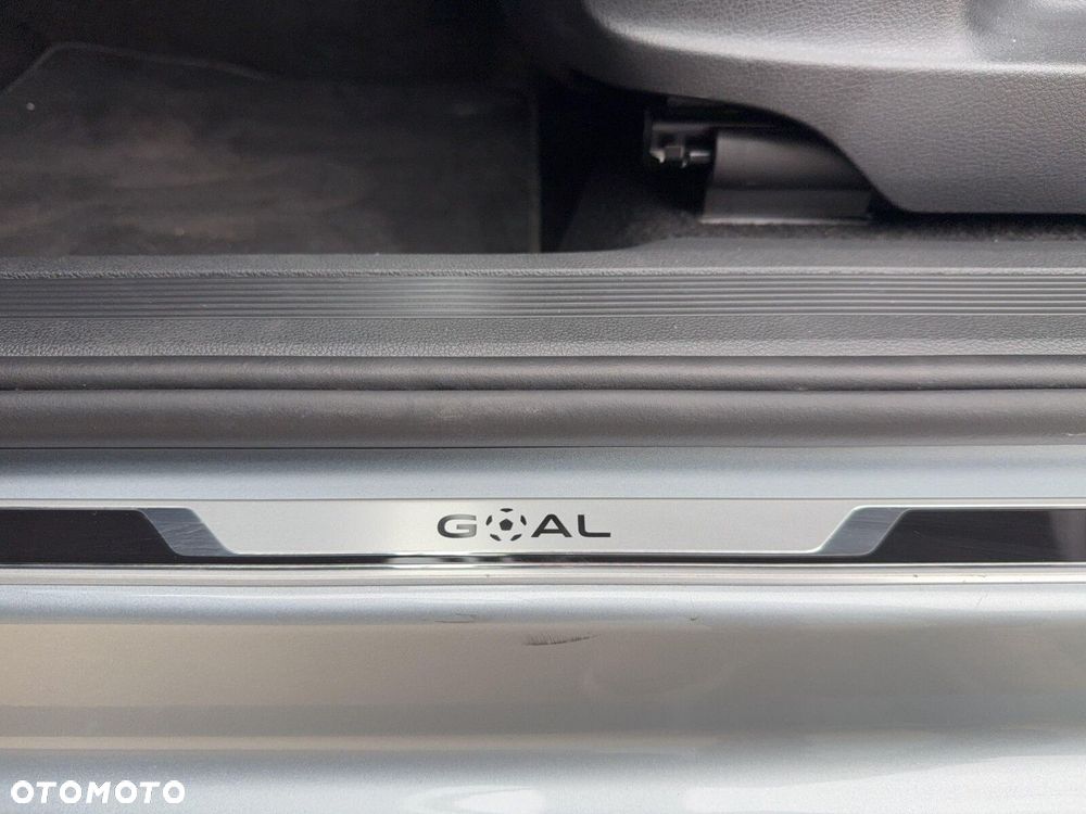 Volkswagen Touran - 31