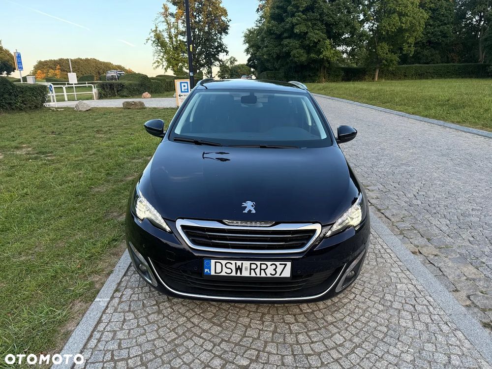 Peugeot 308 SW 1.2 PureTech Allure S&S - 5