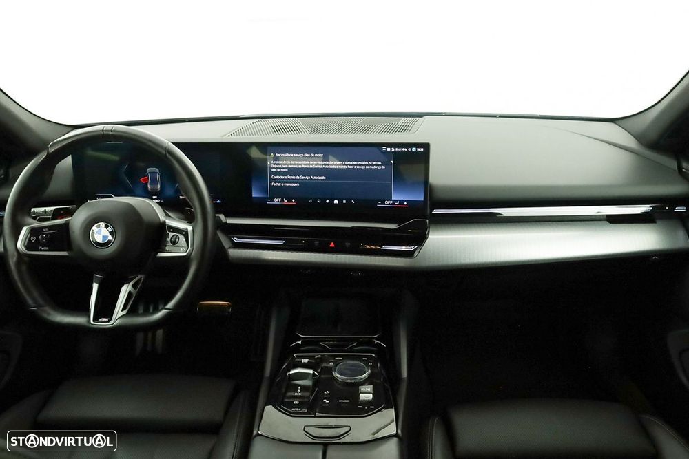 BMW 520 d Pack Desportivo M - 8