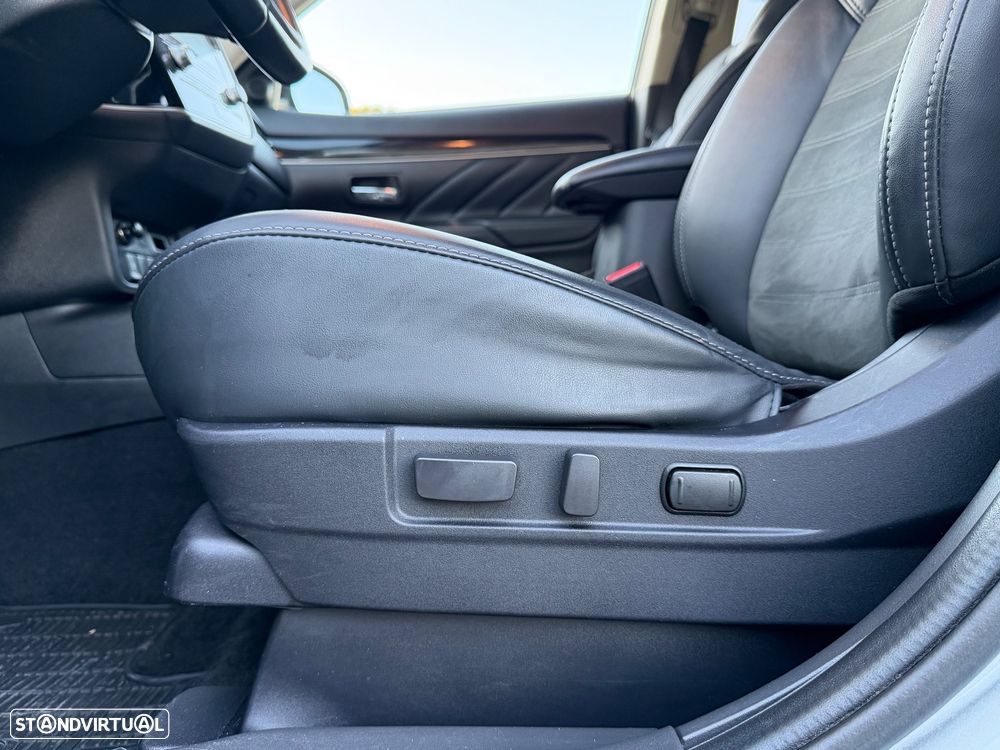 Mitsubishi Outlander 2.4 Instyle - 17