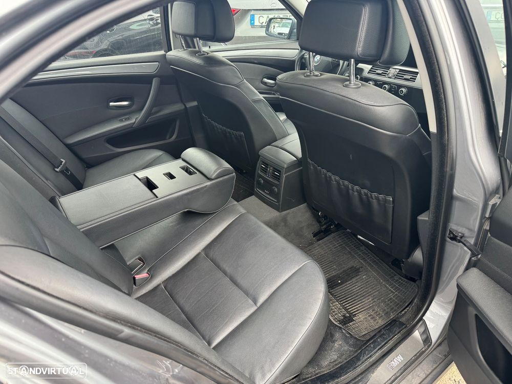BMW 520 dA Executive - 36