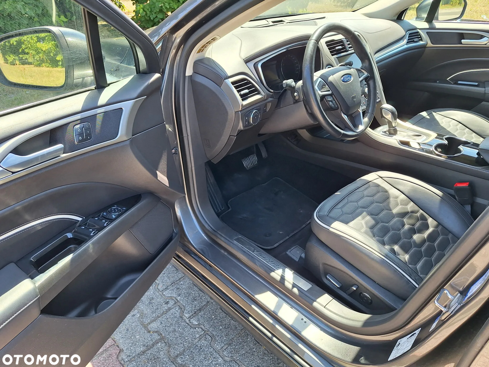 Ford Mondeo Turnier 2.0 TDCi PowerShift-Aut Allrad Vignale - 13