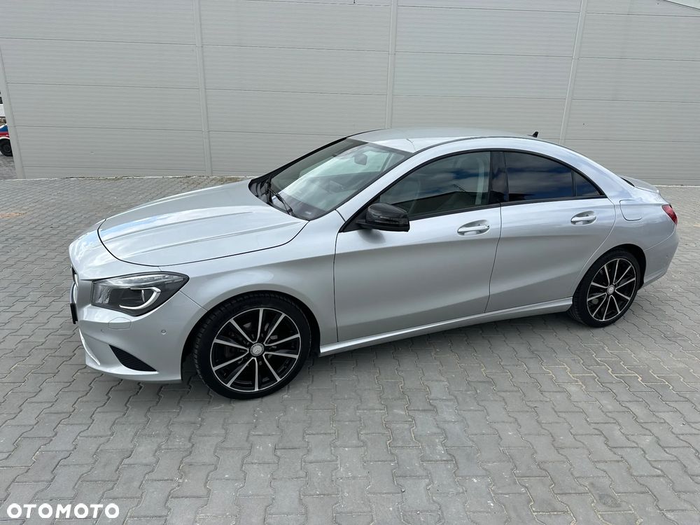 Mercedes-Benz CLA 200 7G-DCT Peak Edition - 10