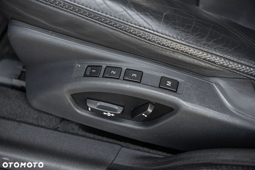 Volvo XC 70 - 22