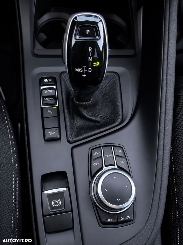 BMW X1 xDrive20i AT - 16