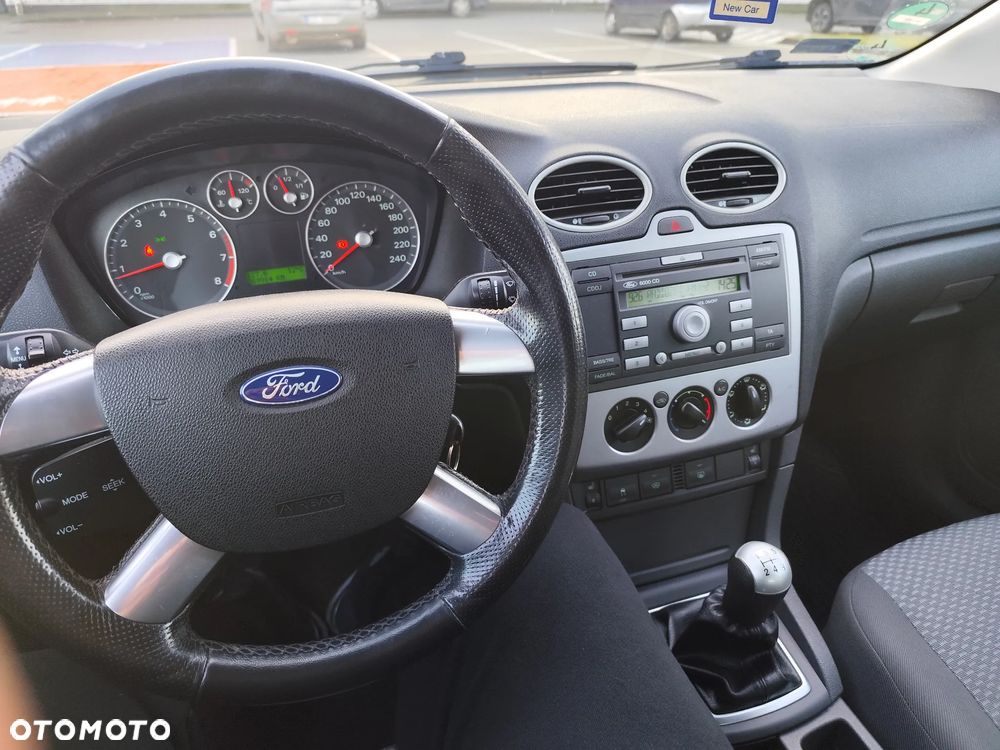 Ford Focus 1.8 Style - 8