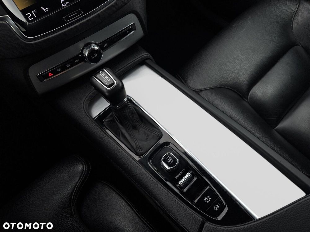 Volvo XC 90 B5 D AWD Momentum 7os - 21