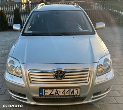 Toyota Avensis - 8