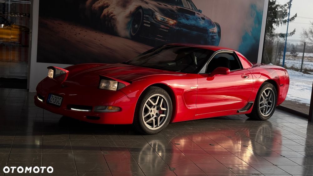 Chevrolet Corvette - 4