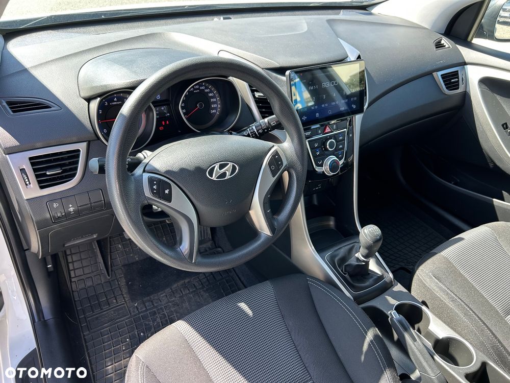 Hyundai i30 1.6 Comfort - 11