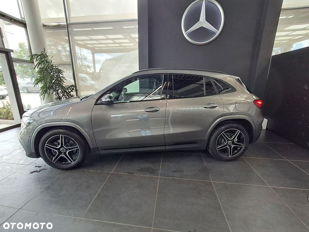Mercedes-Benz GLA - 10