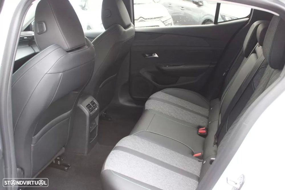 Peugeot 408 1.2 PureTech Allure EAT8 - 5