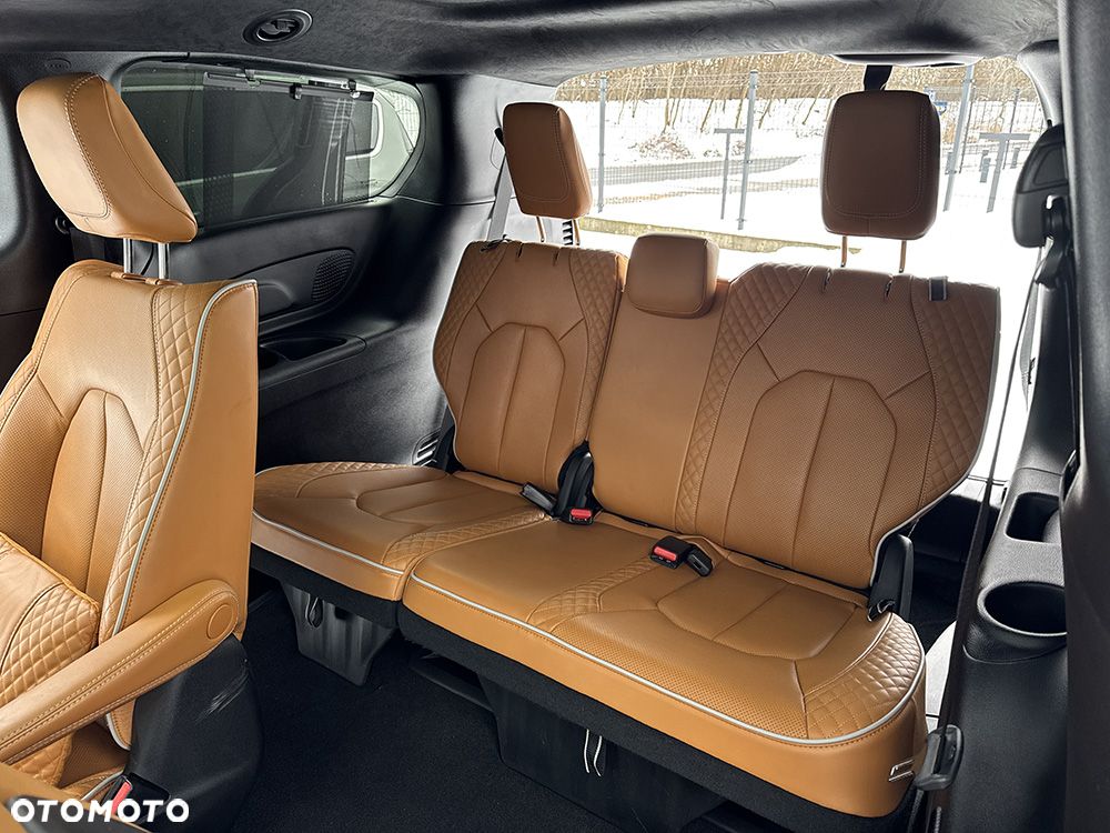 Chrysler Pacifica - 18