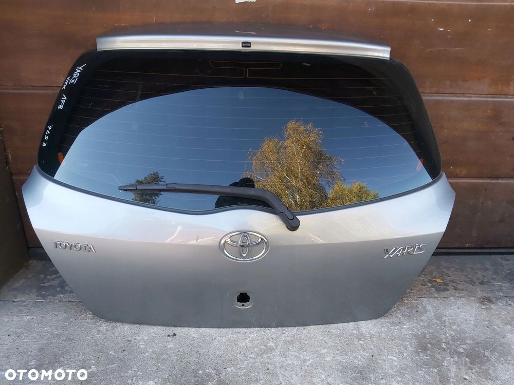 Toyota Yaris II 2006 - 2011 rok Klapa bagażnika tył szyba FRANCUZ 1F8 - 1