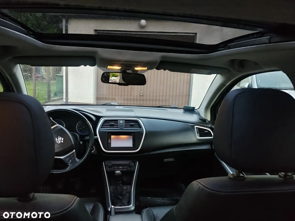 Suzuki SX4 1.6 Premium - 17