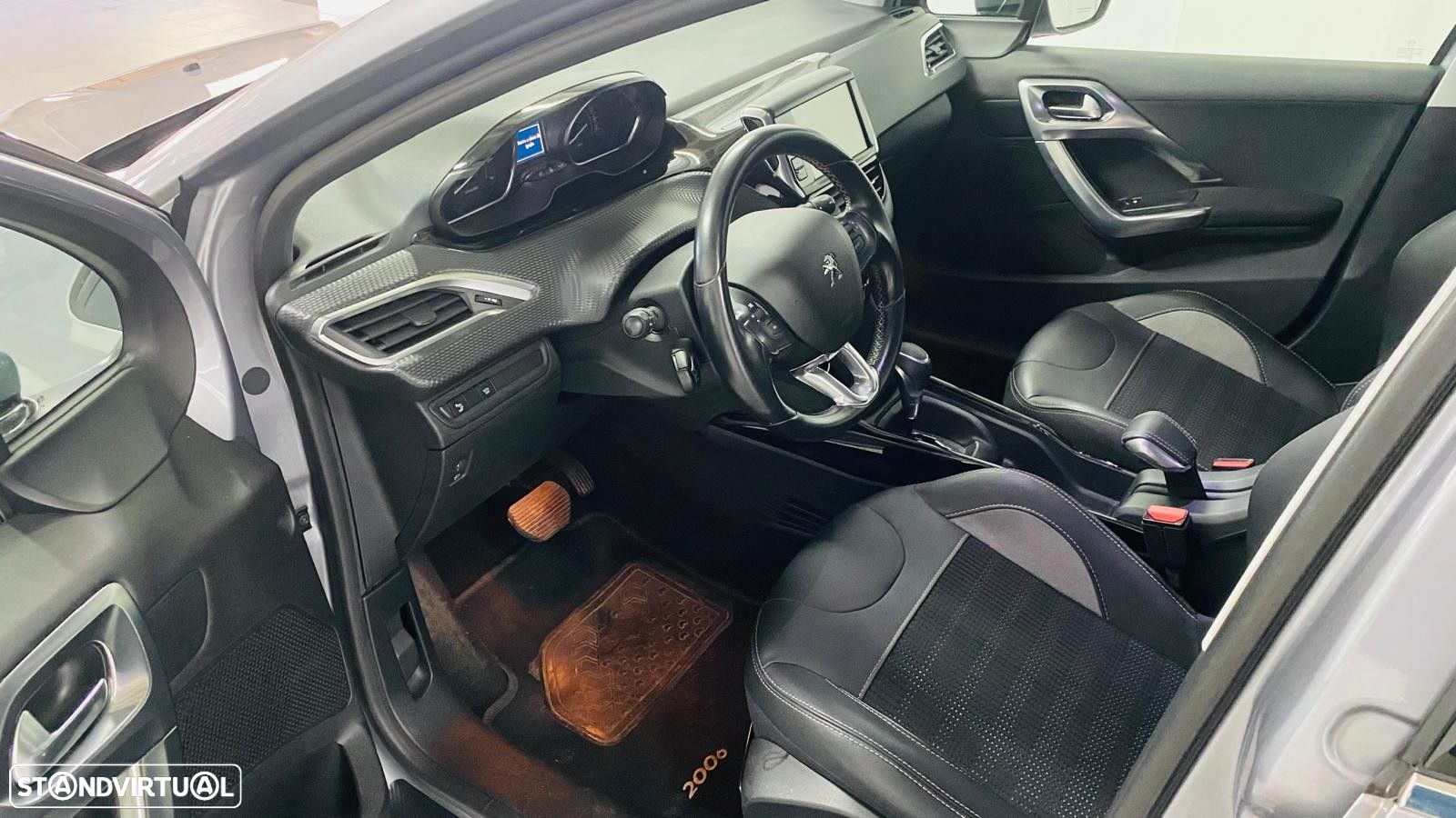 Peugeot 2008 1.2 PureTech Allure EAT6 - 2