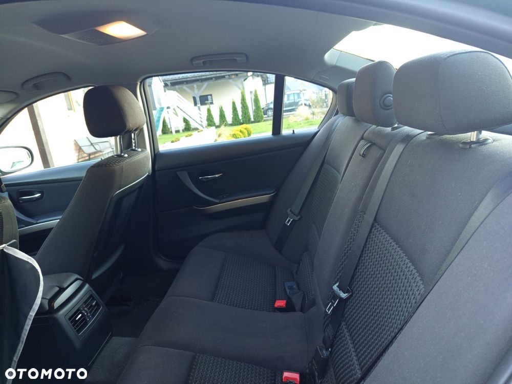 BMW Seria 3 318d - 8