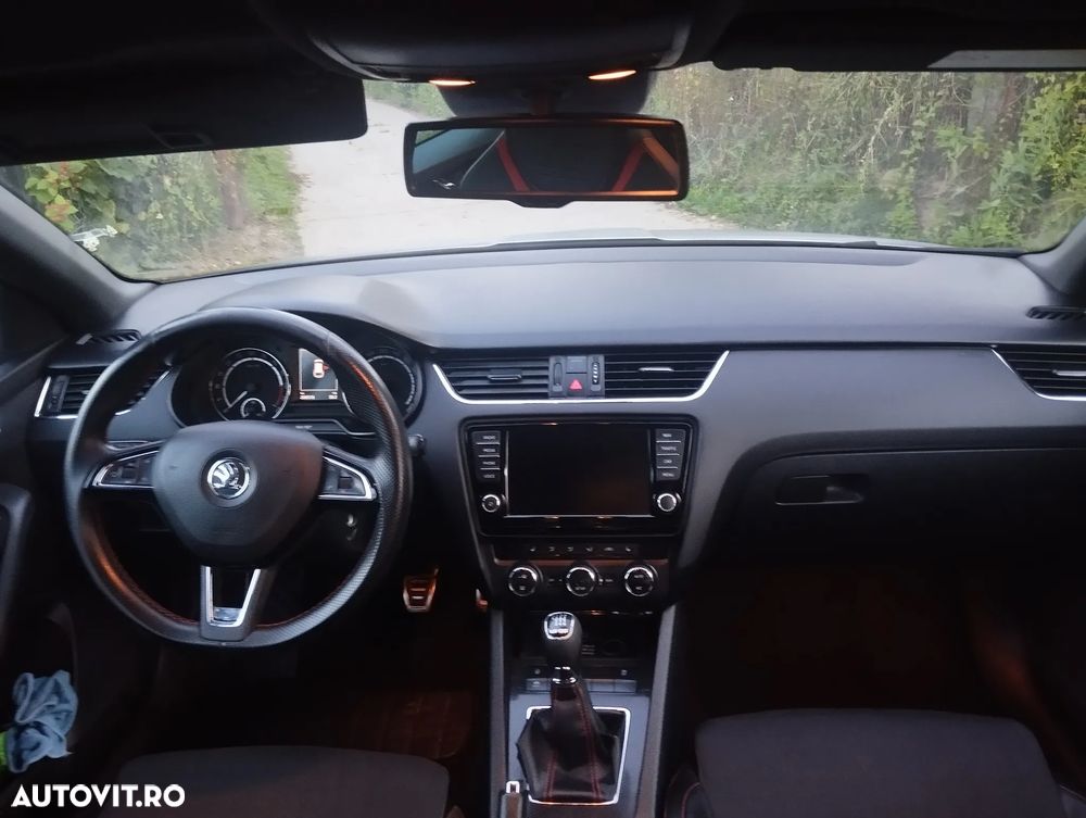 Skoda Octavia 2.0 TDI RS - 6