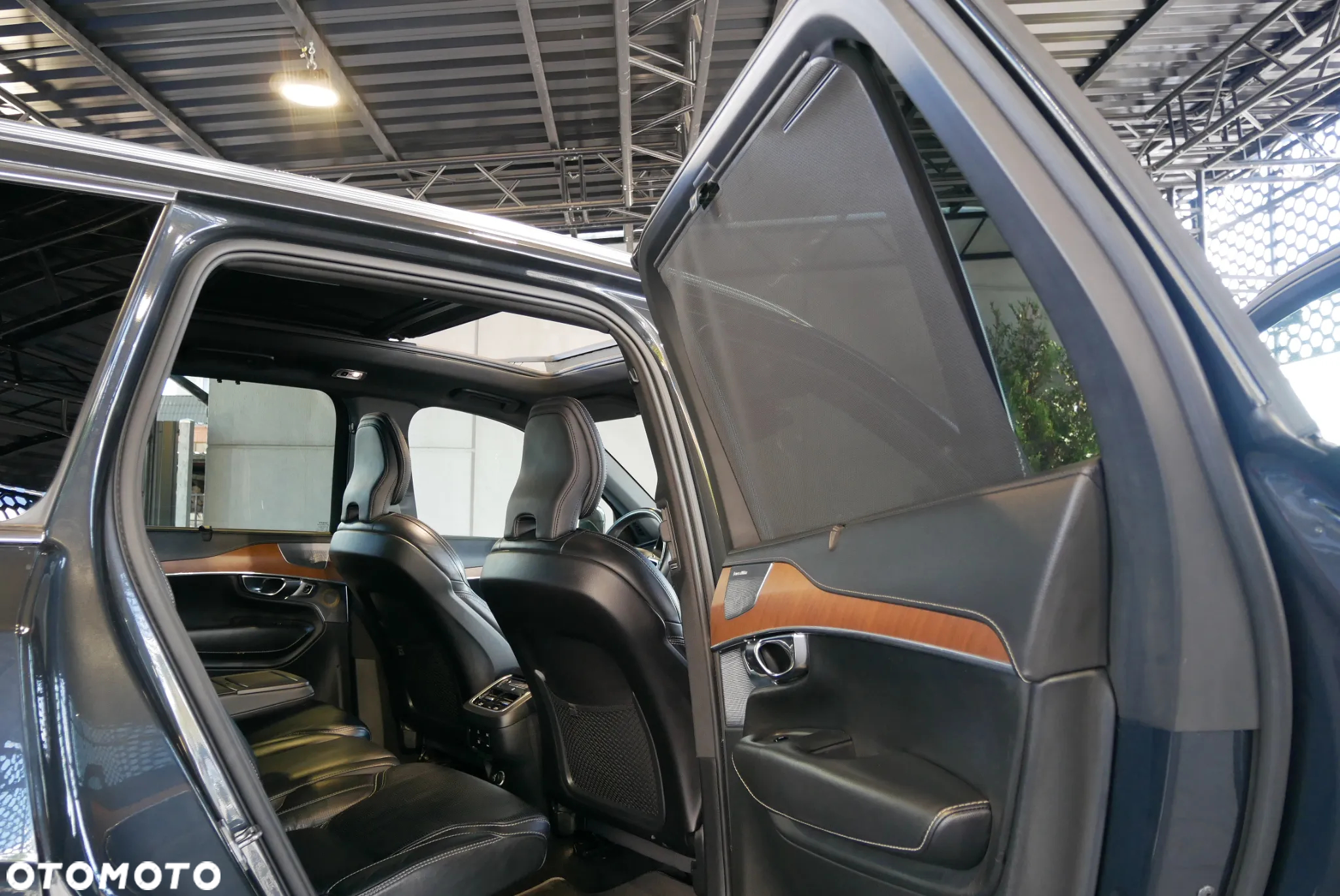 Volvo XC 90 D5 AWD Momentum 7os - 31