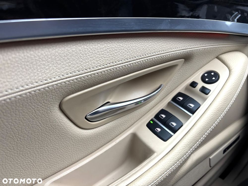 BMW Seria 5 535i Luxury Line - 16