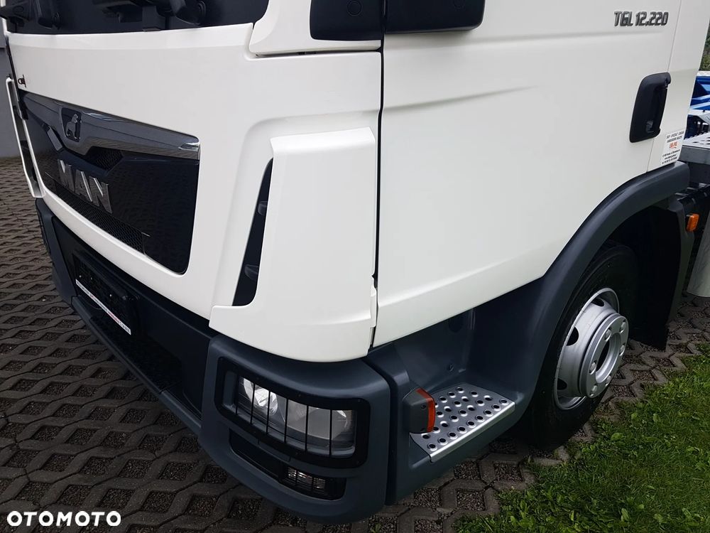 MAN TGL 12.220 HAKOWIEC SKIBICKI 4x2 KLIMA HAKOWIEC DO KONTENERÓW MANUAL 12T POD KONTENERY - 31