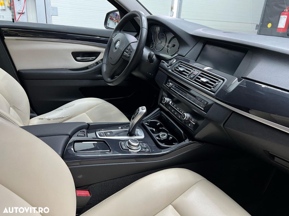 BMW Seria 5 525d xDrive Touring - 10