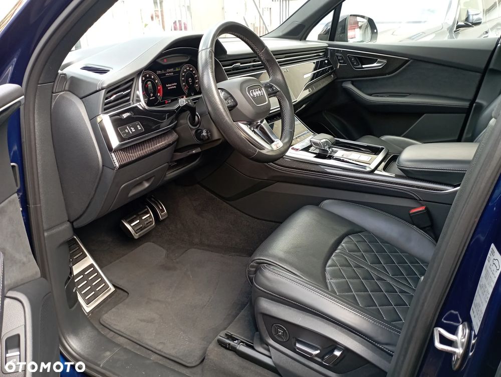 Audi SQ7 - 7