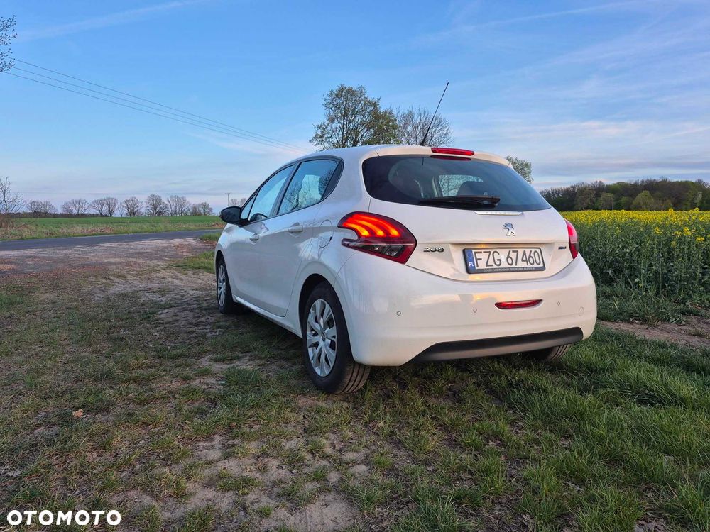 Peugeot 208 - 4