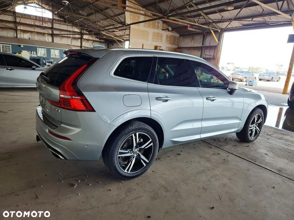 Volvo XC 60 T6 AWD R-Design - 4