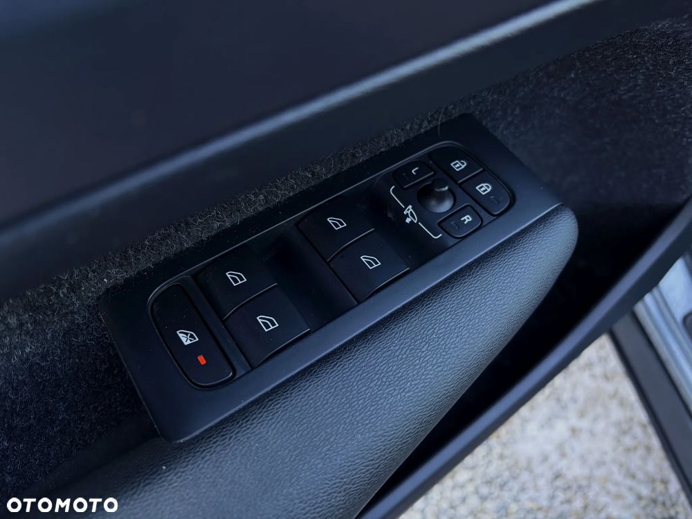 Volvo XC 40 D4 AWD Geartronic Momentum - 34