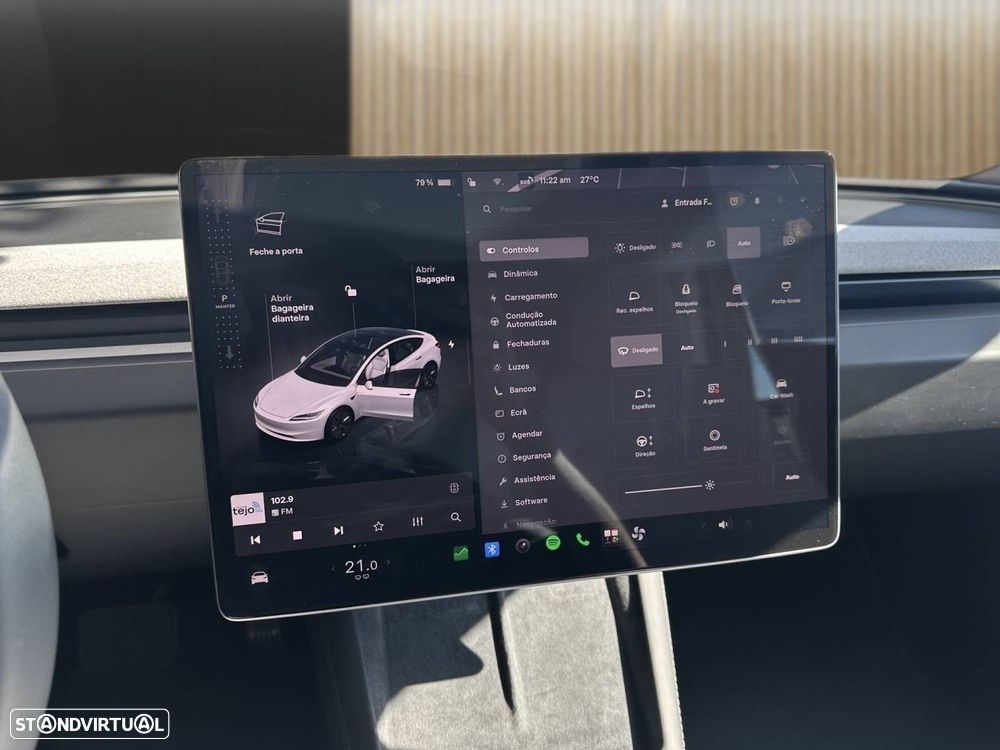 Tesla Model 3 2023 photo 4