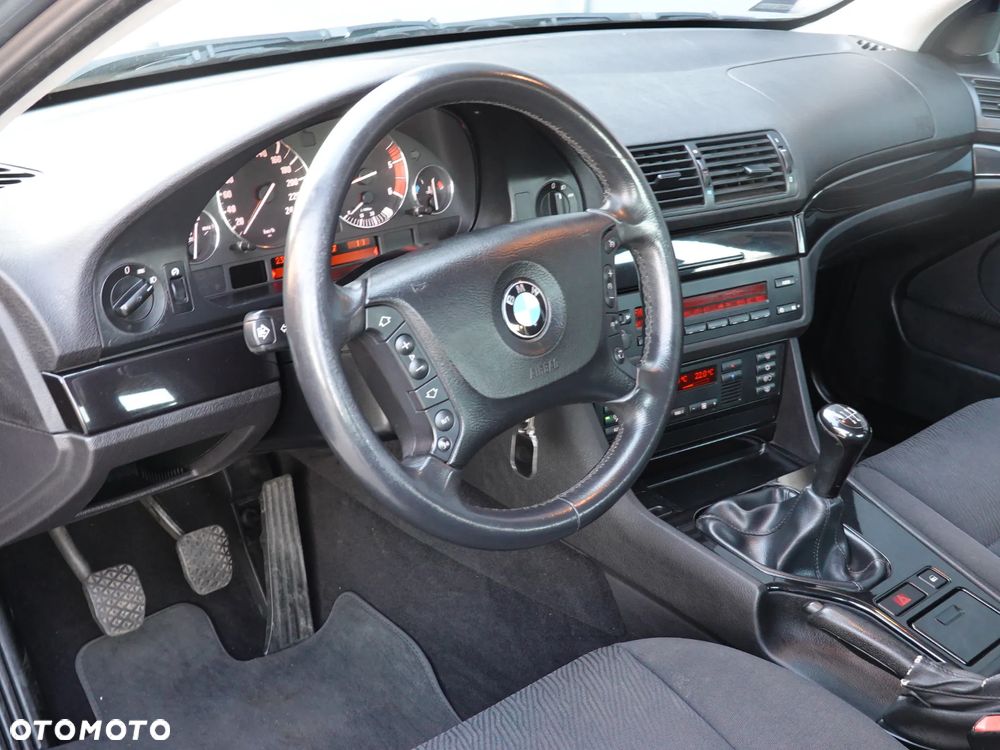 BMW Seria 5 525d - 10