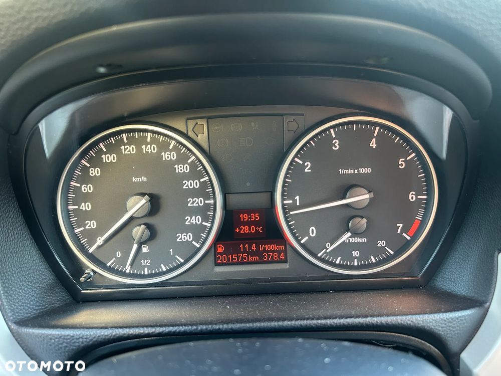 BMW Seria 3 318i Edition Exclusive - 13