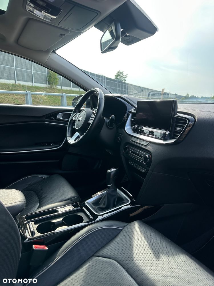 Kia XCeed - 26