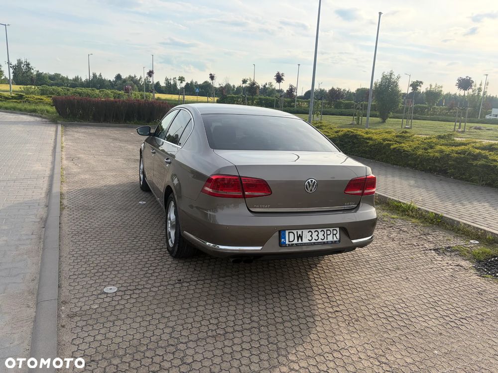 Volkswagen Passat 2.0 TDI Comfortline - 12