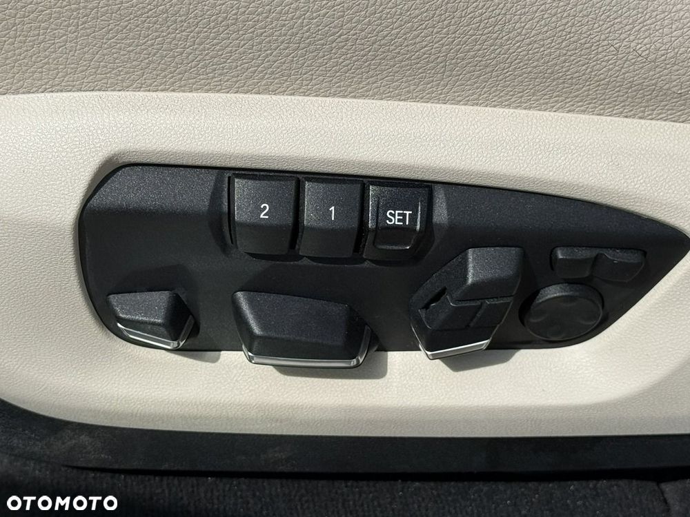 BMW X5 xDrive25d - 26
