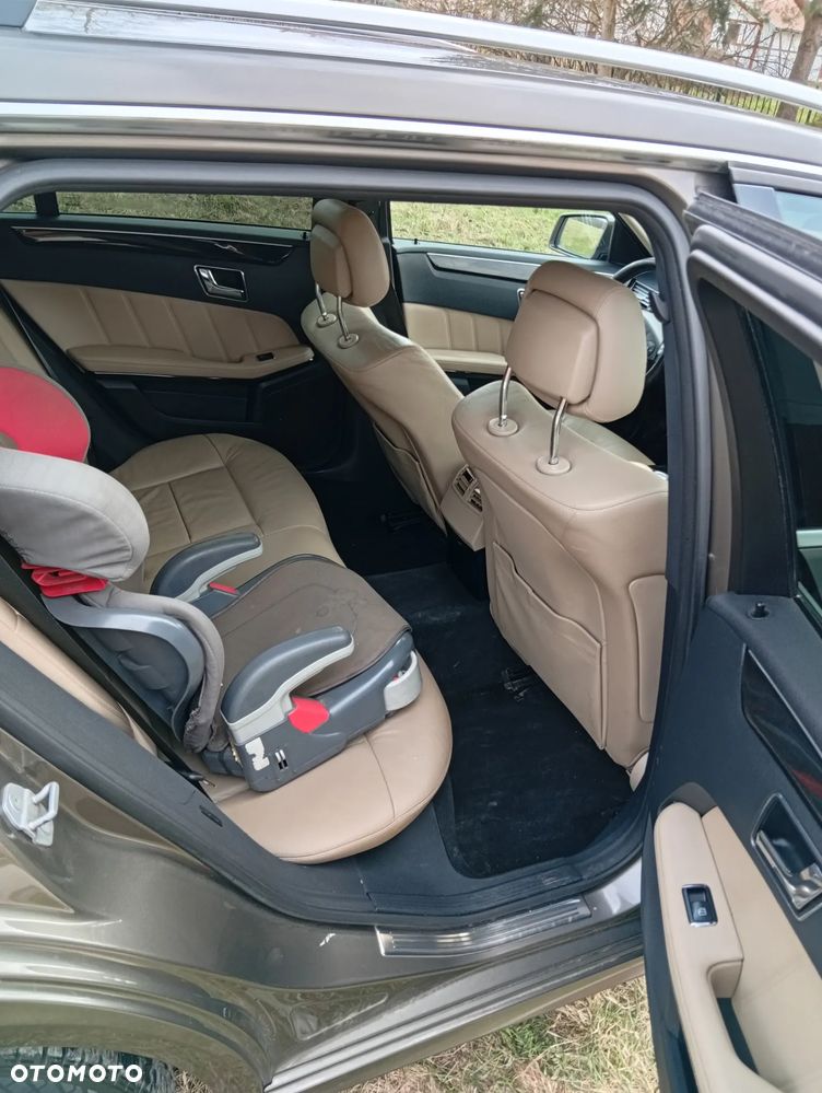 Mercedes-Benz Klasa E 300 CDI DPF BlueEFFICIENCY 7G-TRONIC Avantgarde - 16