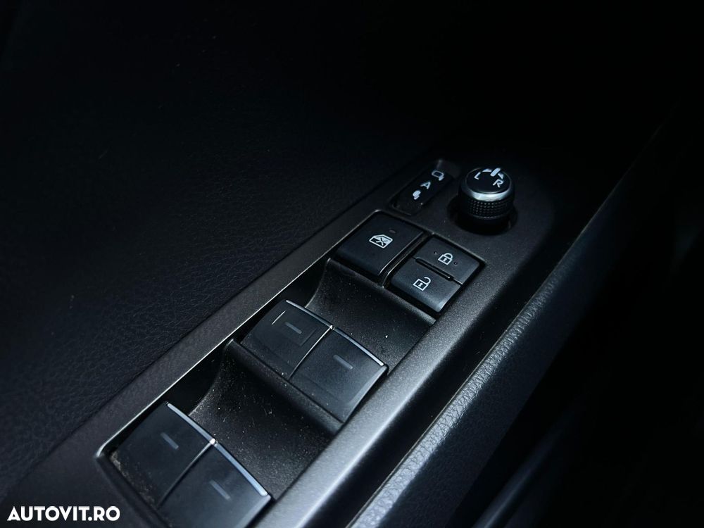 Toyota Camry - 27