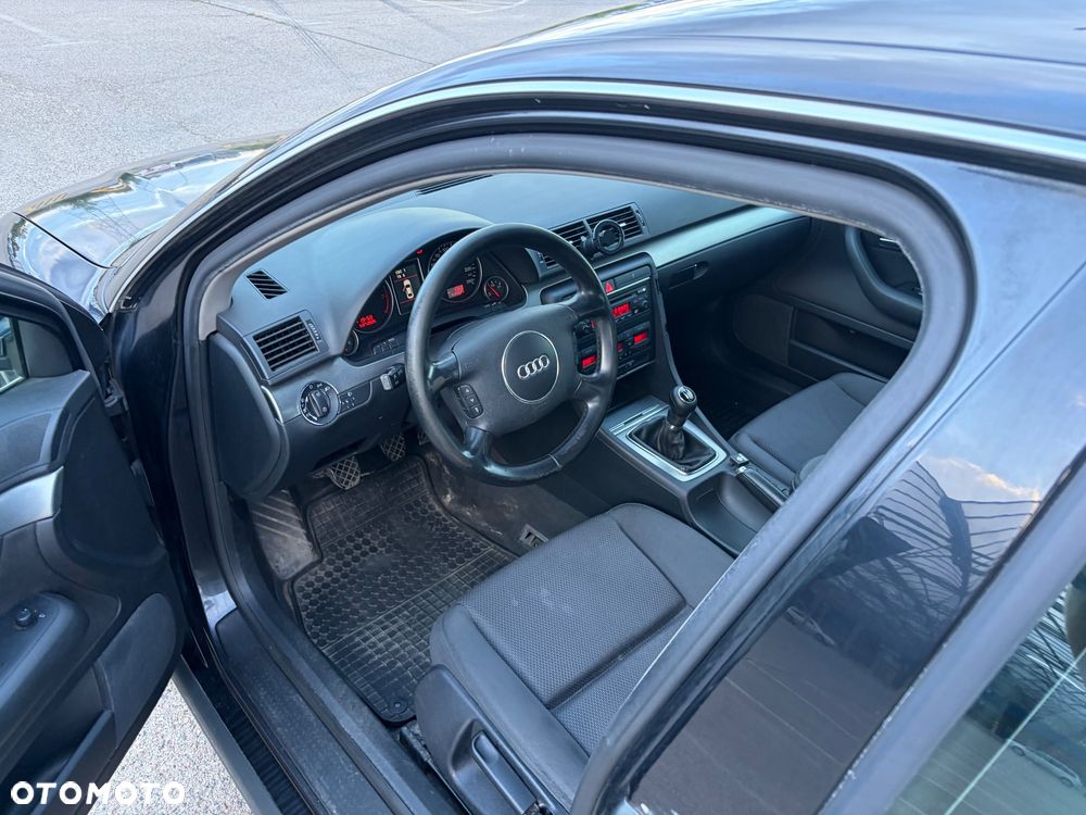 Audi A4 Limousine - 7