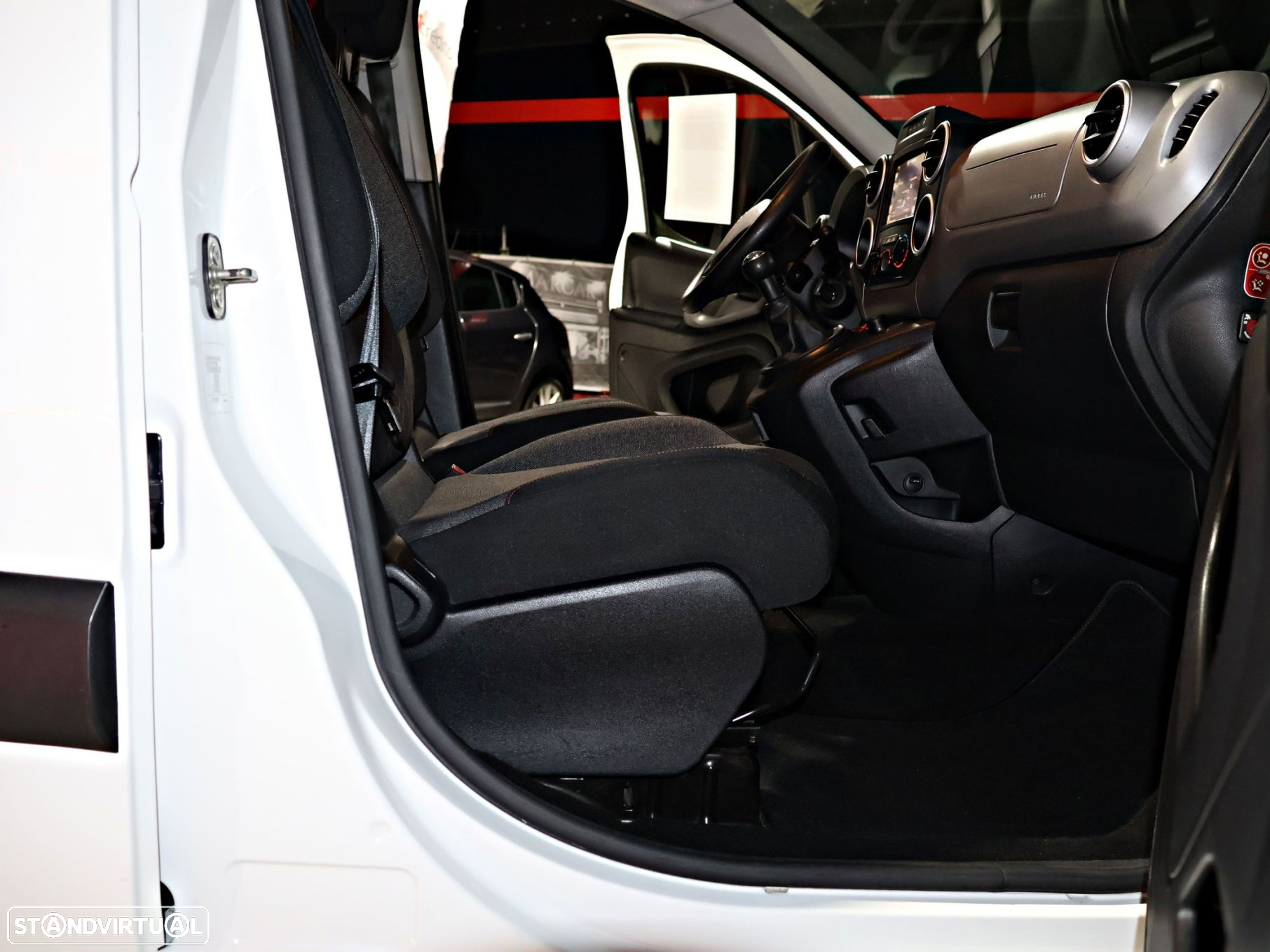 Peugeot Partner 1.6 BlueHDi Confort - 21